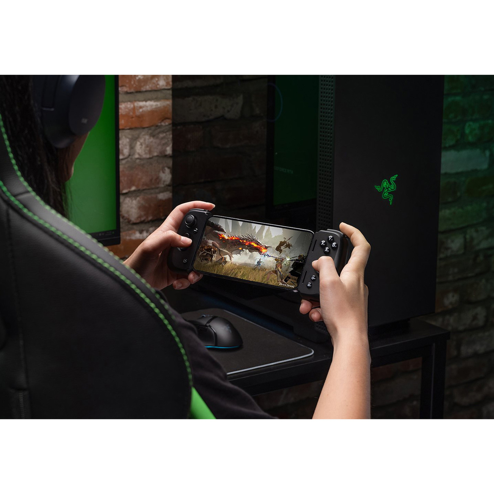 Razer Kishi V2 Universal Mobile Gaming Controller for iPhone, Black